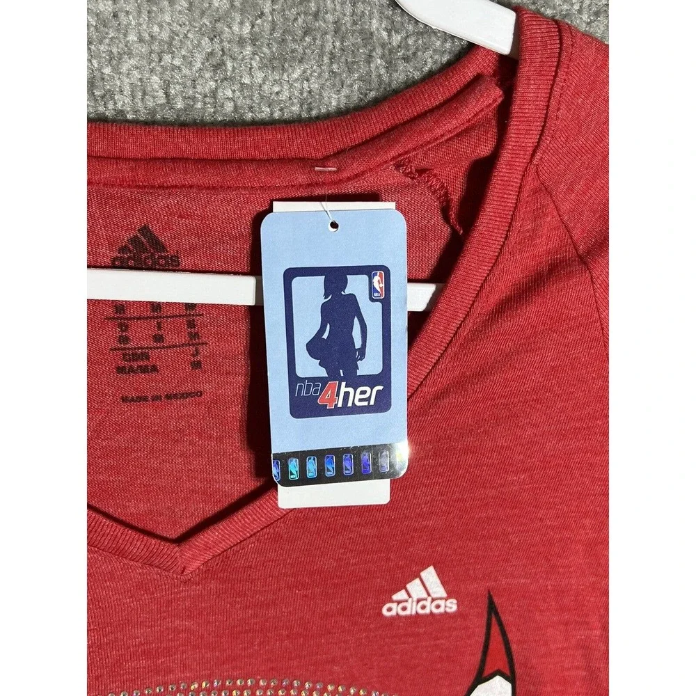 Adidas Chicago Bulls Rhinestone Bling Triblend V-Neck T-Shirt Womens Medium NWT‎